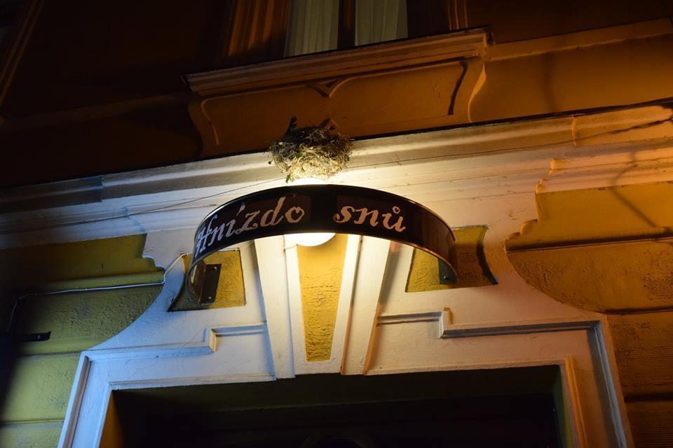 Hnizdo Snu Hotel Hradec Králové Buitenkant foto