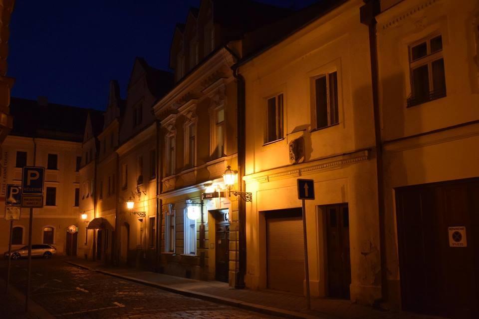 Hnizdo Snu Hotel Hradec Králové Buitenkant foto