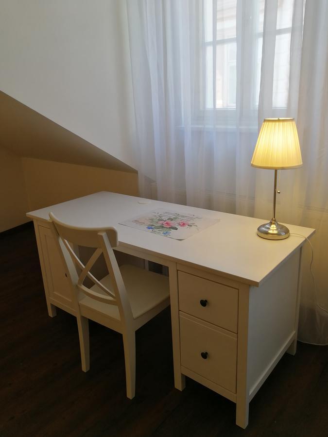 Hnizdo Snu Hotel Hradec Králové Buitenkant foto