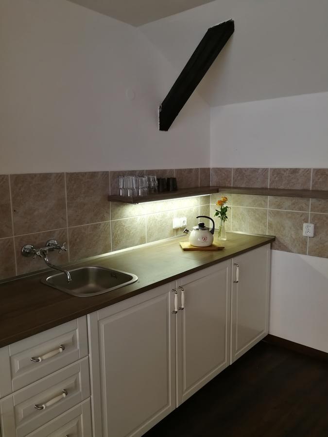 Hnizdo Snu Hotel Hradec Králové Buitenkant foto